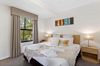 2BDR 1BTH - James Street Magic - 8