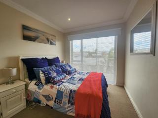 Coastal Getaway - 5