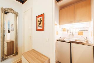 Amazing studio on the most prestigious street - París - 4