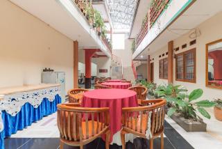 RedDoorz Syariah near Alun Alun Sumedang - 8