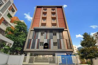 Super Townhouse OAK Hitec City Near Image Hospital - Haiderabad - 8