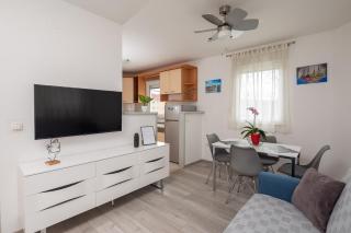 West Side Apartment - 8