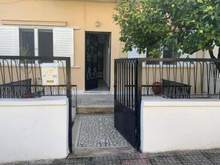 Lovely House with Private Carport & Shady Veranda - Athènes - 5