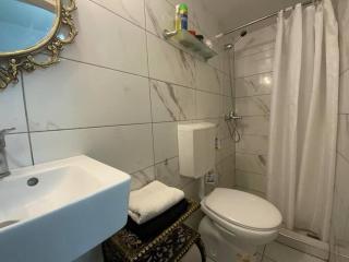 Lovely House with Private Carport & Shady Veranda - Athènes - 4