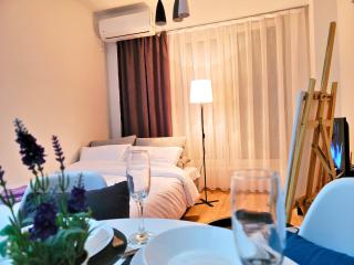 Modern & Stylish - Art Atelier Apartment - Skopje - 3