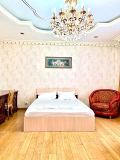 390 Шикарный вид на БАЙТЕРЕК в очень теплой квартире с 2 большими кроватями и отличными матрацами для 1-4 гостей - 2