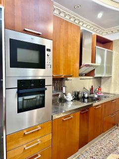 390 Шикарный вид на БАЙТЕРЕК в очень теплой квартире с 2 большими кроватями и отличными матрацами для 1-4 гостей - 8