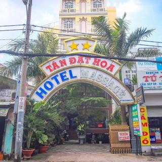 Tan Dat Hoa Hotel & Massage - 0