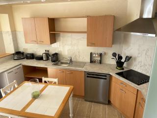 Charming Studio in Charleroi City Center, 75 m² with Terrace - Charleroi - 9