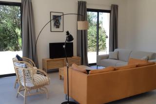 Maison contemporaine au Paradou. Piscine. - Paradou - 4