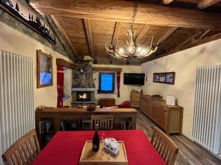 Chalet Chez Louis - Alpine Charm with Mont Blanc View & Ski Access - Courmayeur - 6