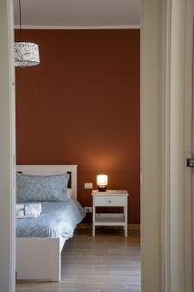 Little Red Apartment - 6