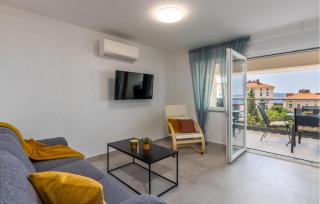3 Bedroom Cozy Apartment In Crikvenica - Crikvenica - 7