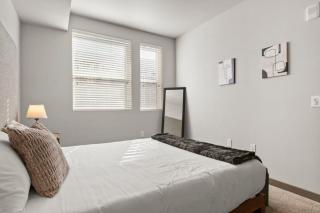 Cozysuites PHX RORO Gym Pool Pets Parking #12 - Phoenix - 4