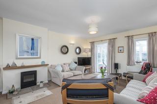34 Llwyn Gwalch - 4
