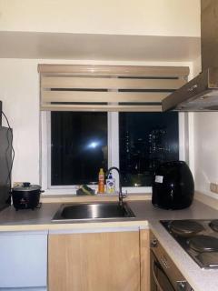BGC stays+Free pool&Gym access,200 MBPS - Manila - 3