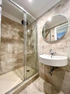 Seafront Beach House in St.Julians - Sliema - 7