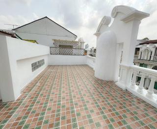 Private House 3 Suite Beds + Double Beds in Heart of Phromphong - Banguecoque - 3