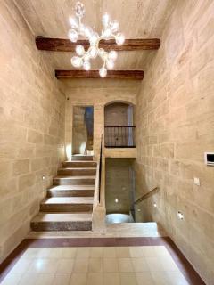Seafront Beach House in St.Julians - Sliema - 2