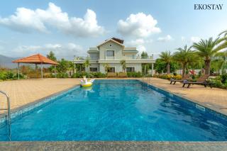 Ekostay Gold Palm Estate I Cricket Turf I Rain Dance I 2 Acre Property - 4