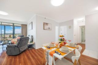 Sky-view 2B2B1G in Hurstville -1 min to Westfield - Sydney - 9