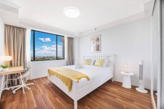 Sky-view 2B2B1G in Hurstville -1 min to Westfield - Sydney - 4