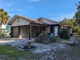 Cute 3/2 Siesta home steps from Siesta waters - Sarasota - 0