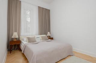 Spacious Vintage 1930's Inspired Apartment by Noclegi Renters - Varsovie - 9