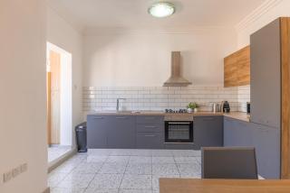 HARBOUR VIEW - Large 2BR Apartment - 7