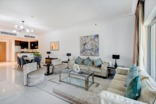 Trophy 2BR Starlight Spaces Suite w Free Valet Parking - Dubai - 8