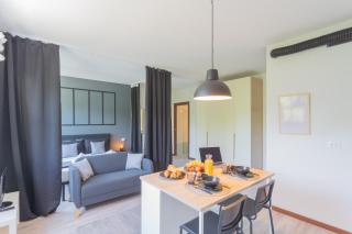Black Loft Como by Rent All Como - 6
