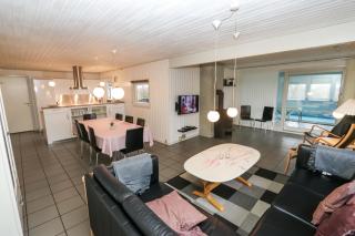 Spacious and well furnished pool house - SJ170 - 3