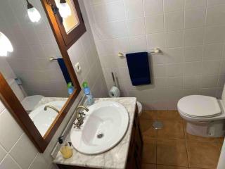 Sleeps up to 6 shared pool parking with Aircon - 7