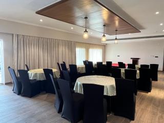 Narwar Lakefront Resort - Shivpurī - 1