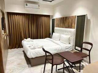 The Grand Leela Resort - 9