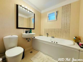 RED FLAT 2BR with Luxurious King Bed & Hot Tub - Bucareste - 9