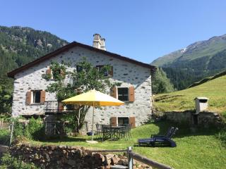 Romantic standalone 5 room cottage in Valposchiavo - Poschiavo - 0