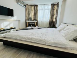 RED FLAT 2BR with Luxurious King Bed & Hot Tub - Bucareste - 1