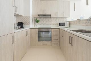 Frank Porter - Seven Hotel & Apartments - Dubai - 4