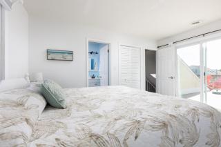 Oceanside Cottage -3BDR 2BA-Walk to Beach! - 3