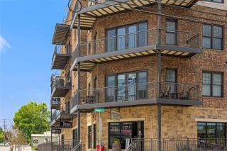 Luxury Condo by BK Stays - Walk To Everything - Spacious Balcony - Amazing Downtown Views - 2 Bedrooms - Blue Ridge - 7