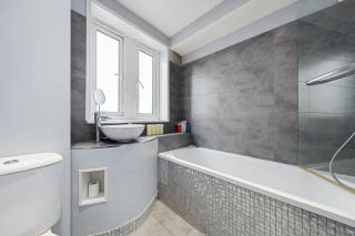 Top Floor 1 Bedroom Apartment with views over London - Londra - 7