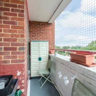 Top Floor 1 Bedroom Apartment with views over London - Londra - 6