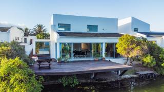 Near Beach Pool Mountain Views On Canal - Kaapstad - 9