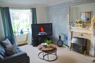 Beautiful Home in Derby Long/Med/Short Stay - 9