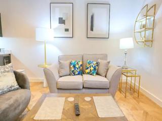 Pass the Keys Renovated Flat With King Bed In The Heart Of Manc - Manchester - 5