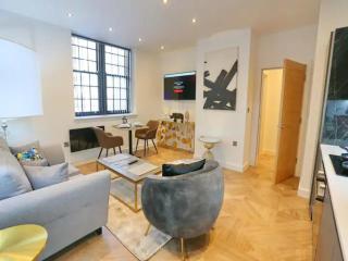 Pass the Keys Renovated Flat With King Bed In The Heart Of Manc - Manchester - 0