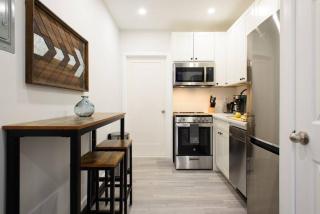 240-12 BRAND NEW Studio Prime location W&D - 6