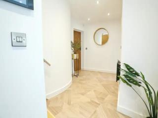Pass the Keys Super King Penthouse Minutes from Arndale Centre - Manchester - 5