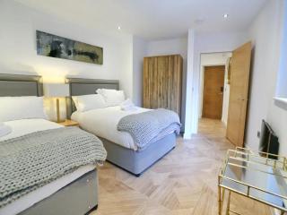 Pass the Keys Super King Penthouse Minutes from Arndale Centre - Manchester - 1